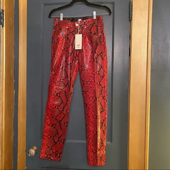 H&M Studio A/W 2016 Women's Red Snake Print Leather Pants NWT - Picture 2 of 12